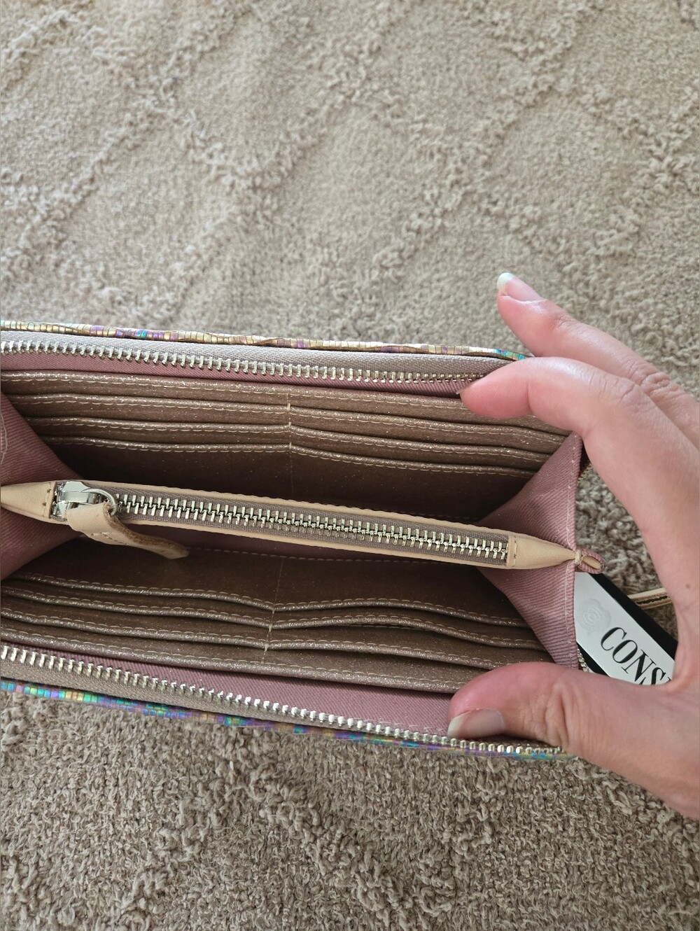 Consuela Essential Wallet | Gloria - Picture 6 of 9